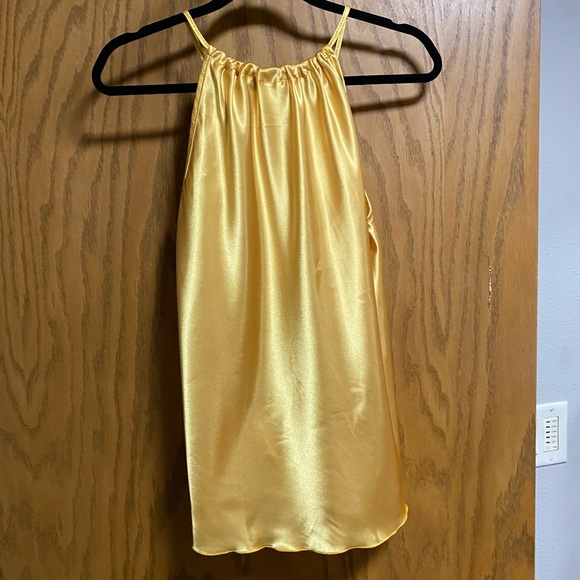 Annalee + Hope Shimmering Gold Top - SIZE M - NWT - Picture 10 of 10